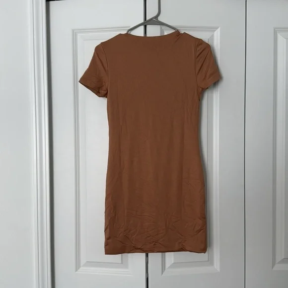 Brown Short Sleeve Bodycon Dress - Picture 2 of 3